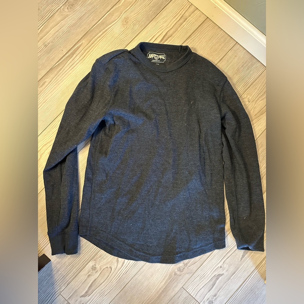American Eagle men’s xs navy blue shirt
